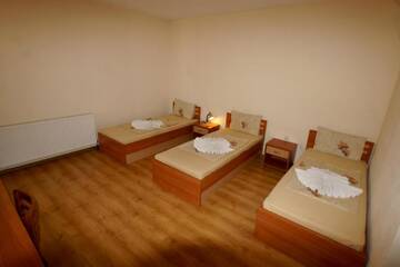 Фото номера Трехместный номер Отель Family Hotel St. Constantine and Helena г. Ивайловград 3